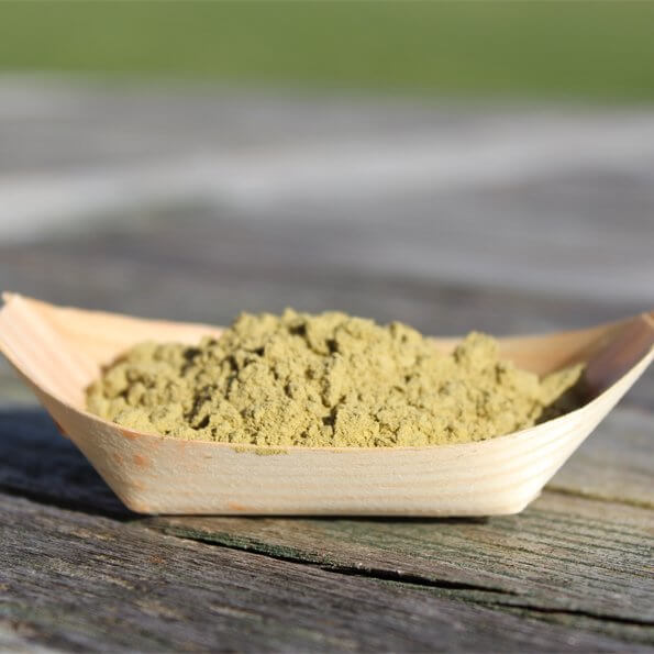 soigner-ses-cheveux-avec-du-henne-neutre